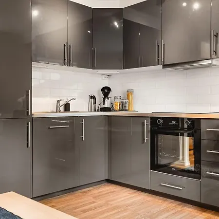 Dinbnb I Family I Fully Equipped & Parking Opportunities * برغن