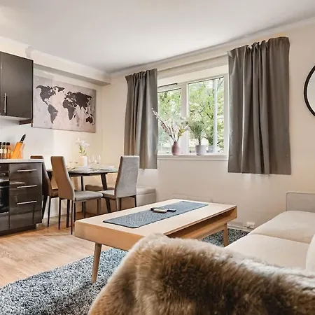 Apartment Dinbnb I Family I Fully Equipped & Parking Opportunities *